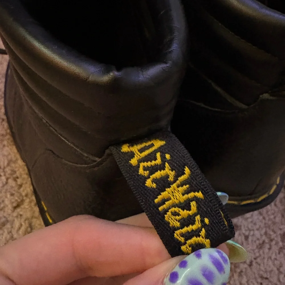 Dr Martens Black Leather Women's Boots - Picture 6 of 6